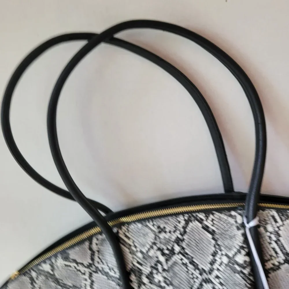 Park Ave Collection Oversized Faux Snake Tote
